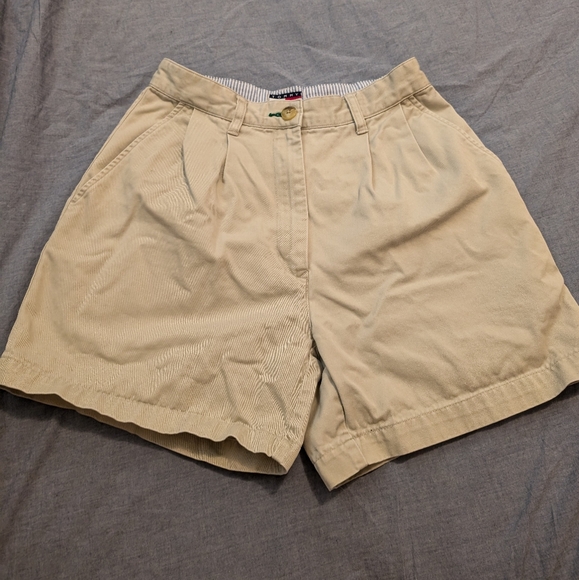 Vintage tommy Hilfiger shorts (size 4) - Picture 2 of 2